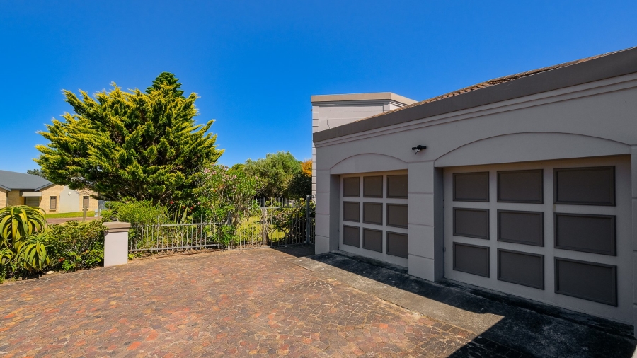 5 Bedroom Property for Sale in Cola Beach Western Cape